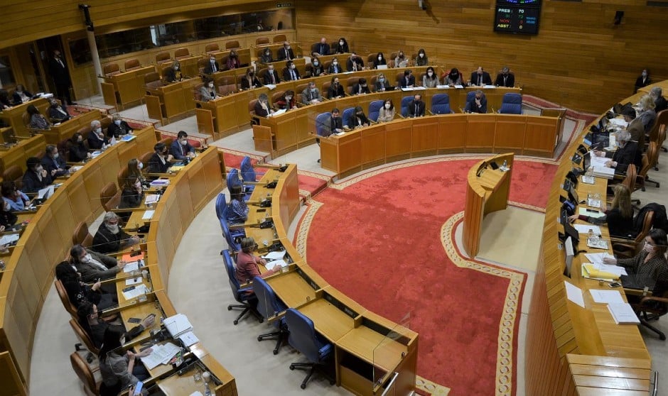 La carrera profesional, protagonista en la Comisión de Sanidad gallega