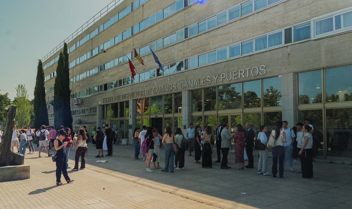 Los aspirantes a Medicina se examinan del examen más complicado de la PAU: Matemáticas.