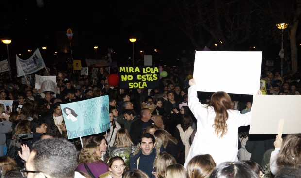 Los familiares y amigos esperan a los aspirantes al acceso FSE fuera de las facultades, quienes con su ruido pueden molestar a los candidatos.