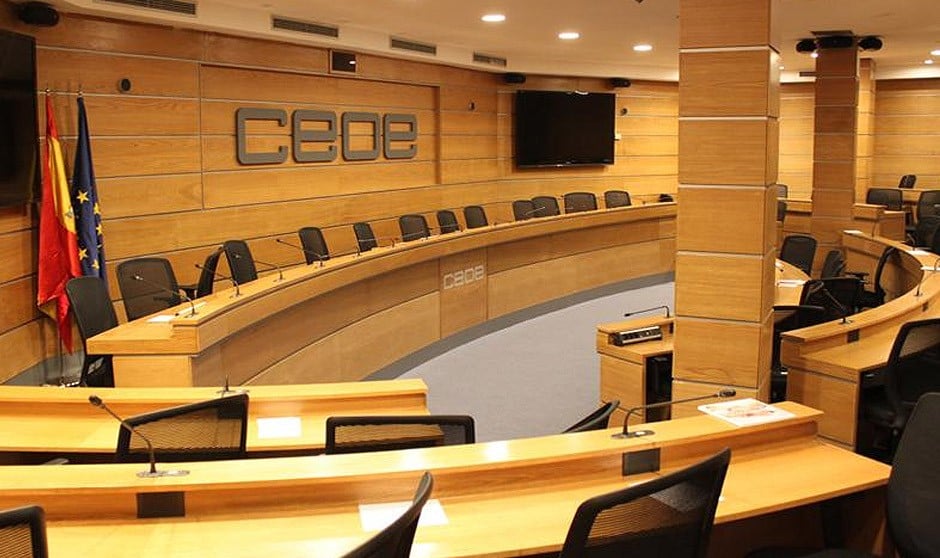 La CEOE 'reajusta' la subida salarial de la sanidad privada