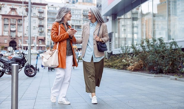 La tercera edad goza de mejor salud en las ciudades