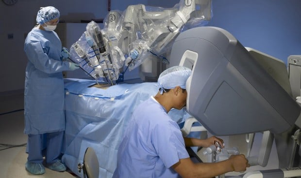 La cirugía asistida por el robot Da Vinci cumple 15 años en España