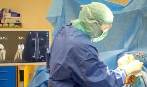 La cirugía de rodilla de Manises llega a los congresos internacionales