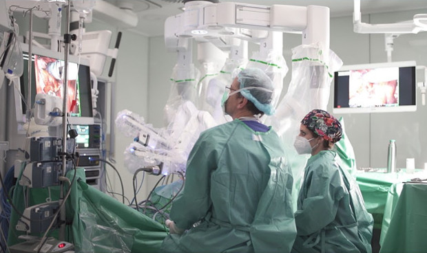  El robot Da Vinci en la Fundación Jiménez Díaz.