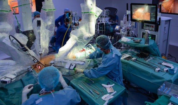 La cirugía robótica será la primera opción para operar el cáncer de pulmón