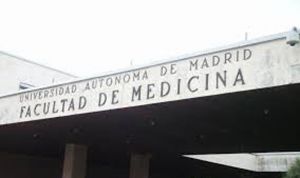 La demanda para estudiar Enfermería aumenta; la de Medicina baja