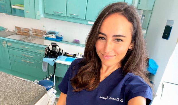 La dentista que no aguantó y se fue de dependienta: "Ahora no tengo miedo"