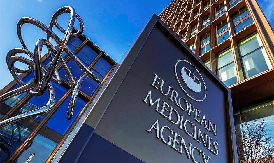 La EMA evalúa la vacuna de Pfizer adaptada a dos variantes de Ómicron