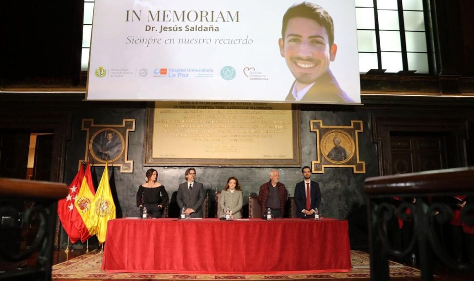 La emotiva despedida de las instituciones sanitarias a Jesús Saldaña 