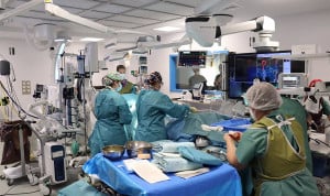 Las enfermeras instrumentistas puede superar los 36.000 euros en la sanidad privada.