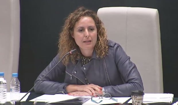 La ministra de Sanidad, Mónica García, desmiente el bulo de Fernando Simón recomendando un método milagro contra la prostatitis