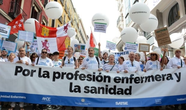 La Enfermería española clama contra su "abandono": "No vamos a permitirlo"