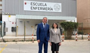 Antonio Caballero y Paloma Sobrado hablan sobre la plena autonomía de la Escuela de Enfermería de Murcia.
