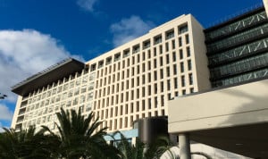 La fachada del Insular se renueva para mejorar su confort térmico