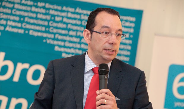 La falta de plazas de especialistas impide al EIR acceder a contratos fijos