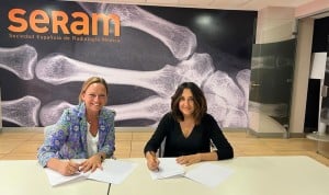 Pilar Sánchez, directora de relaciones institucionales de CTO y Asunción Torregrosa, presidenta de la Seram firman un convenio de colaboración por la formación sanitaria online.