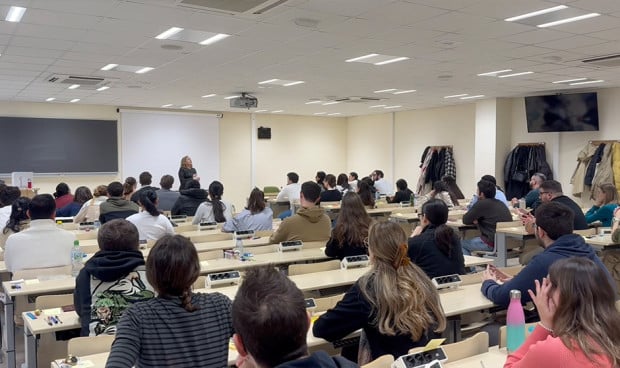  Un momento durante el examen MIR. La resaca del examen MIR 2026 celebrado el pasado 24 de enero ha dado paso a la fase técnica más crítica: las impugnaciones. 