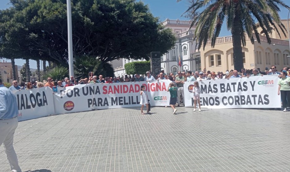 Manifestación de los médicos del Ingesa, que continúan negociando con Sanidad