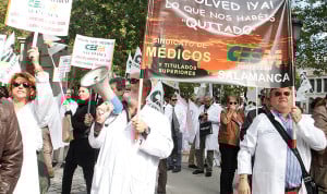Los sindicatos médicos lanzan una encuesta sobre la disposición de los facultativos de secundar una huelga indefinida