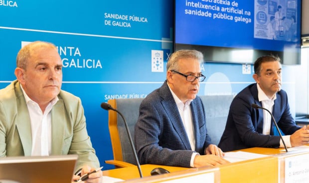  Alfredo Silva, Antonio Gómez Caamaño y Benigno Rosón presentan las nuevas aplicaciones de IA en el Sergas. 