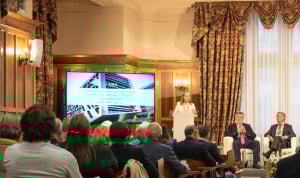 La presidenta de AMA, Ana Pastor, ha participado en la IV Escuela de la Profesión Médica.