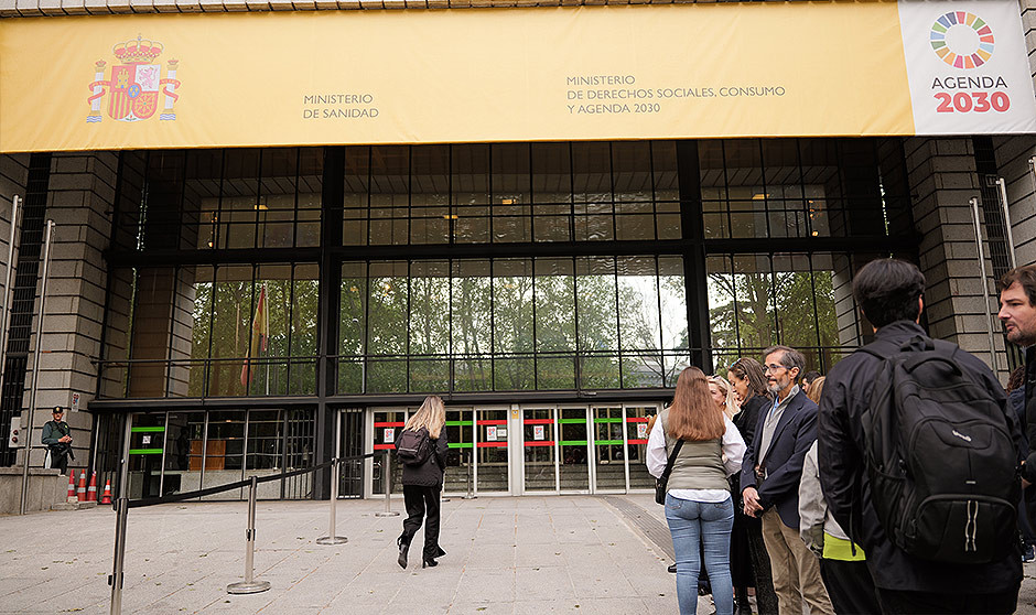 Asignación de plazas MIR 2025. Una aspirante MIR 2025 ha planteado las indecisiones que tiene a la hora de elegir una plaza en los actos de asignación. Estas son sus diferentes opciones. 