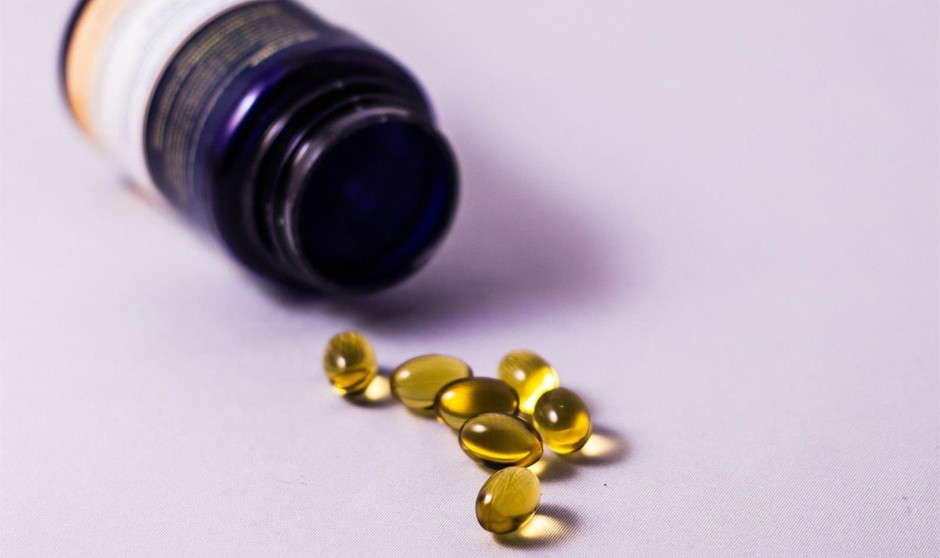 Suplemento vitamínico. La falta de vitamina D apunta a una solución al legalizar este metabolito que debe añadirse a los alimentos que toman los europeos para mejorar su salud