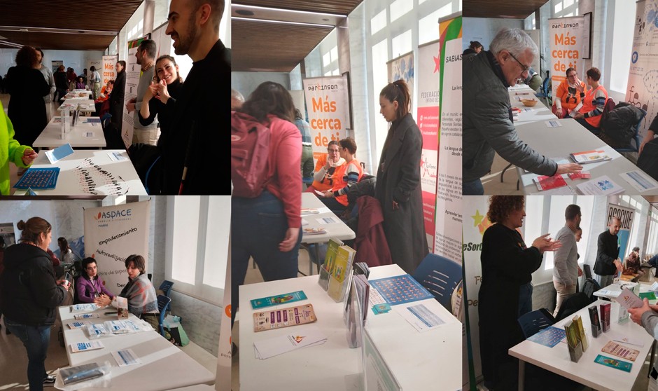 Mesas informativas en la segunda parte del "Encuentro de asociaciones de pacientes y ciudadanía".