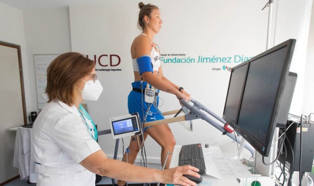  Reconocimiento médico de la primera plantilla femenina del Movistar Estudiantes.