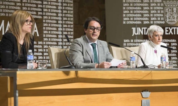 La Junta ofrece a los sindicatos 486 plazas para la OPE de 2016