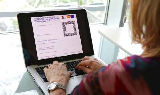 La Justicia avala exigir el certificado covid para trabajar en la sanidad