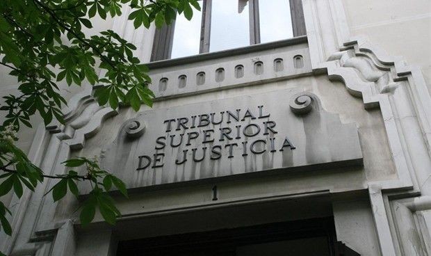 La Justicia niega a una MIR tener ayuda por riesgo durante la lactancia