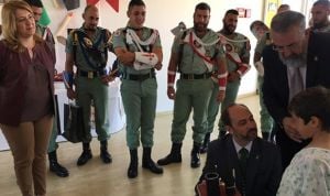 La Legión visita a los niños ingresados en el Materno Infantil de Málaga