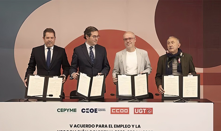Gerardo Cueva, Antonio Garamendi, Unai Sordo y Pepe Álvarez sellan el V Acuerdo de Empleo y Negociación Colectiva. 