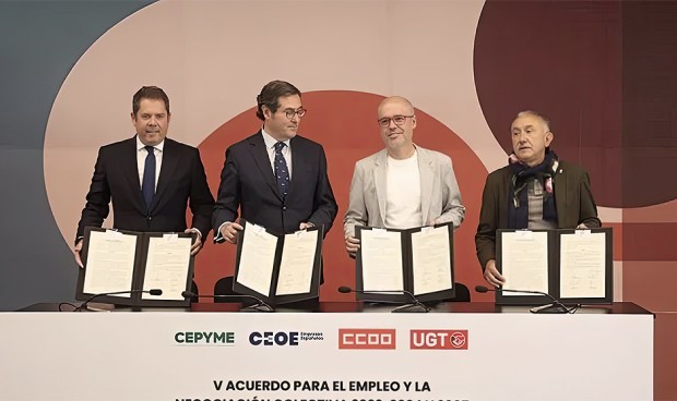 Gerardo Cueva, Antonio Garamendi, Unai Sordo y Pepe Álvarez sellan el V Acuerdo de Empleo y Negociación Colectiva. 