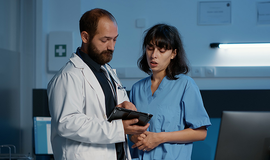 La Ley del Medicamento 'enfrenta' a médicos y enfermeras: "No da seguridad"