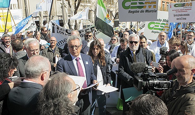 La manifestación de los médicos, con sorpresa ministerial