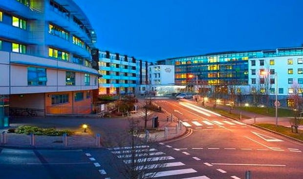 El Hospital de Cork (Irlanda) saca una oferta laboral para médico adjunto. 