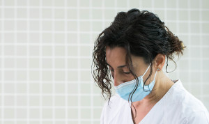¿La mascarilla debe ser obligatoria en hospitales? Participa en la encuesta