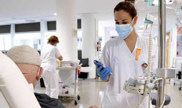 La mascarilla seguirá siendo obligatoria en el interior de los hospitales