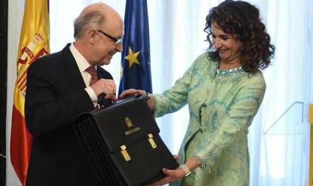 La ministra de Hacienda hace su propio Ministerio de Sanidad