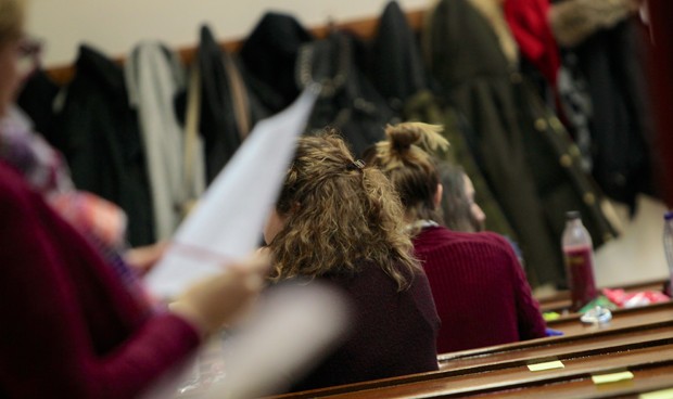 La mitad de los aspirantes al examen MIR, a favor de la fecha elegida