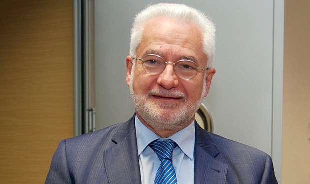 La nómina de enero del Sermas incluirá la extra pendiente de 2012