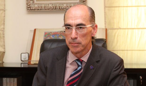 La norma del consejero gallego: dormir siempre en Baiona