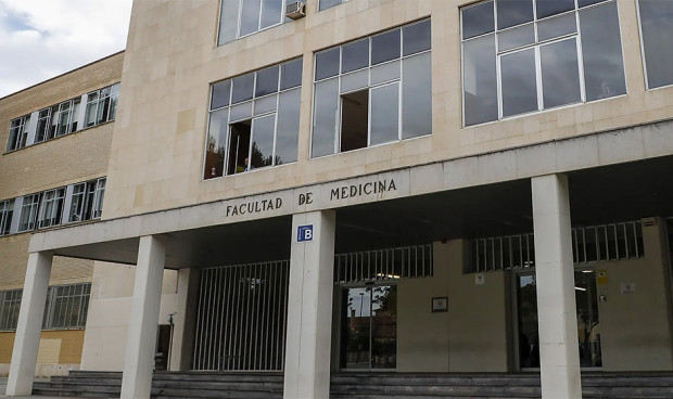 La nota de corte de Medicina en Zaragoza cumple pronósticos y baja en 2025