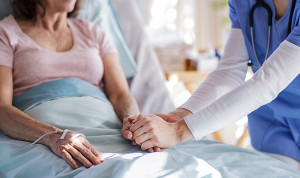 Sanidad actualiza su Estrategia de Cuidados Paliativos