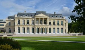 La OCDE avala el pago de toda la pensión a los sanitarios que no se jubilen