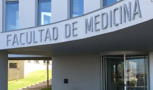 Las plazas del grado de Medicina se disparan al ritmo de la privada