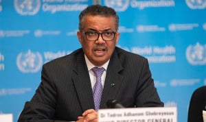 El director general de la OMS, Tedros Adhanom Ghebreyesus, que recomienda incluir a los migrantes en todas las políticas de salud nacionales