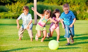 La OMS recomienda 3 horas de ejercicio diario a los niños y menos consolas
